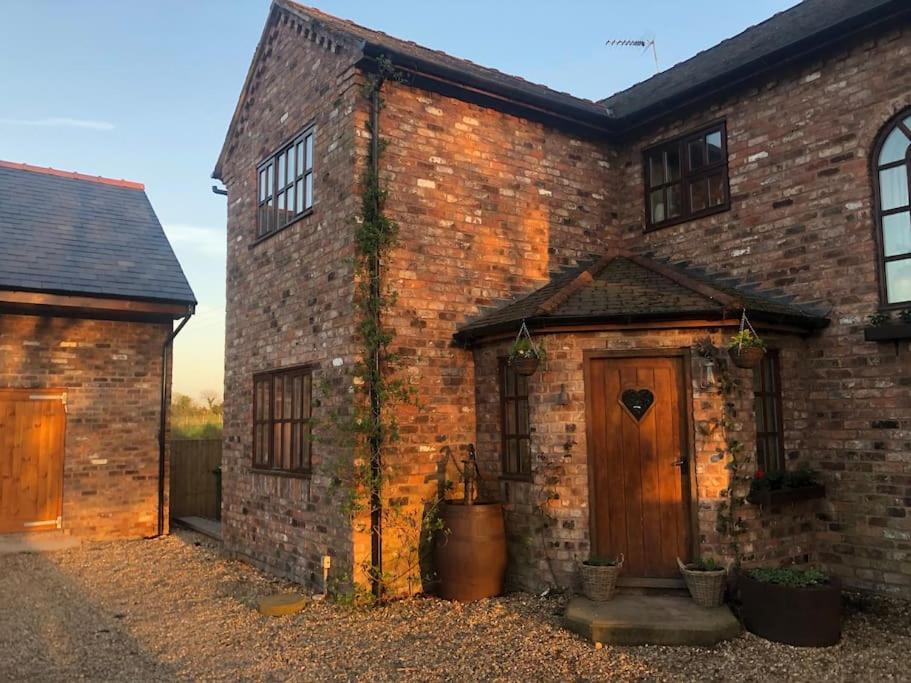 Bumbleberry Cottage Gresford Екстер'єр фото