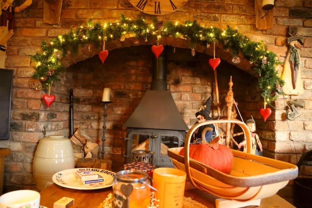 Bumbleberry Cottage Gresford Екстер'єр фото