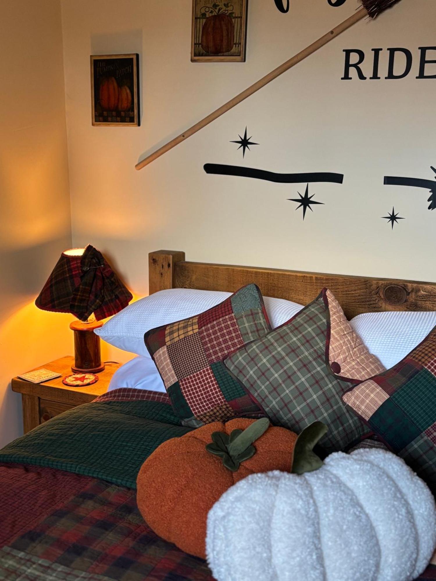 Bumbleberry Cottage Gresford Екстер'єр фото